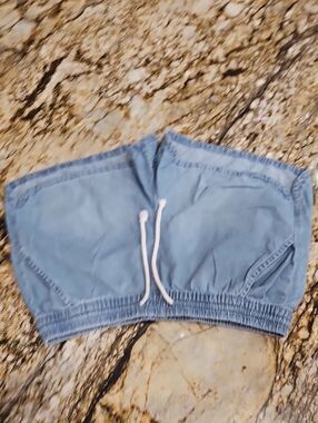 Kendall & Kylie Light Blue Jean Shorts  Elastic Waist Top. Size S